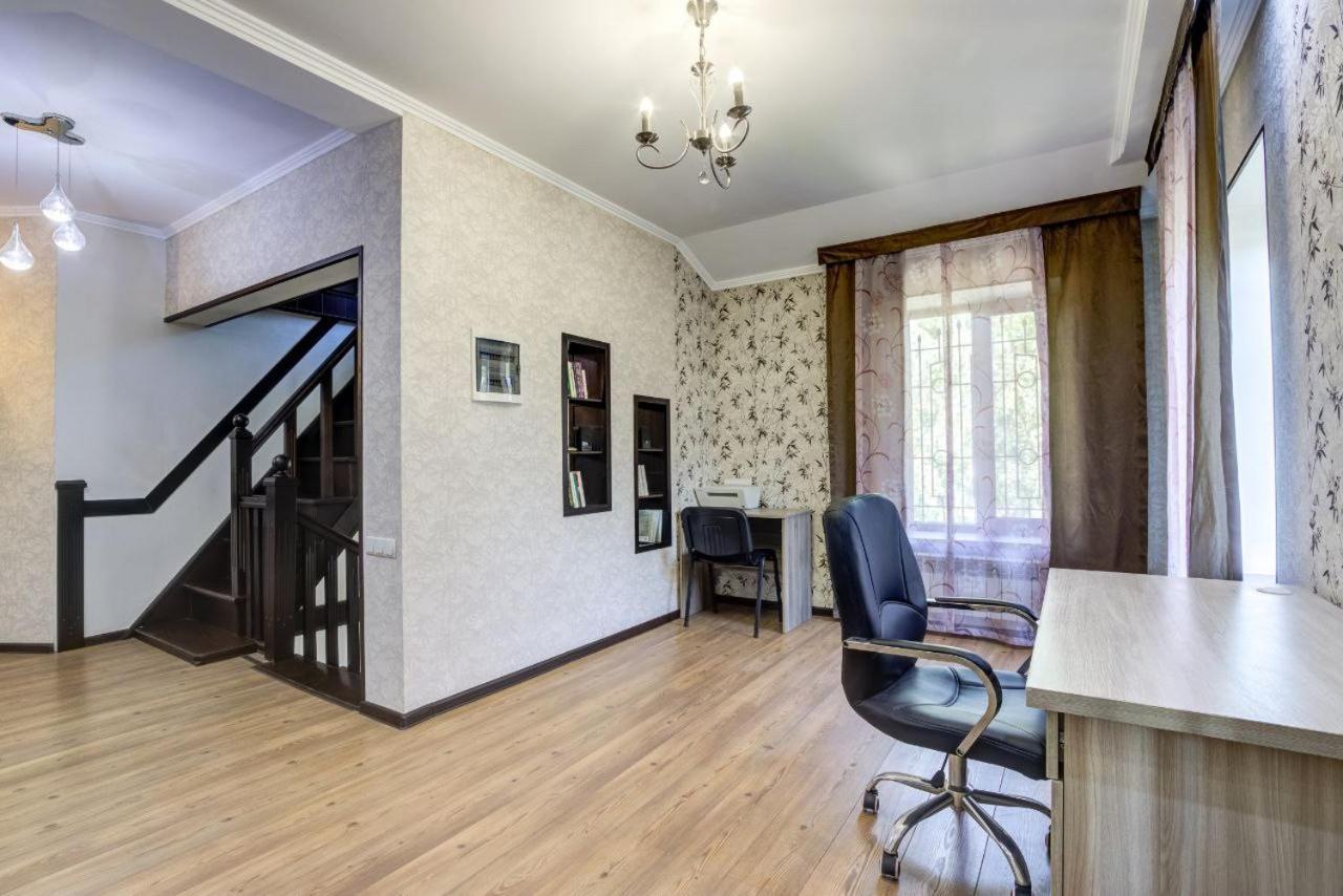 بيشكيك Opera Bed&Breakfast المظهر الخارجي الصورة