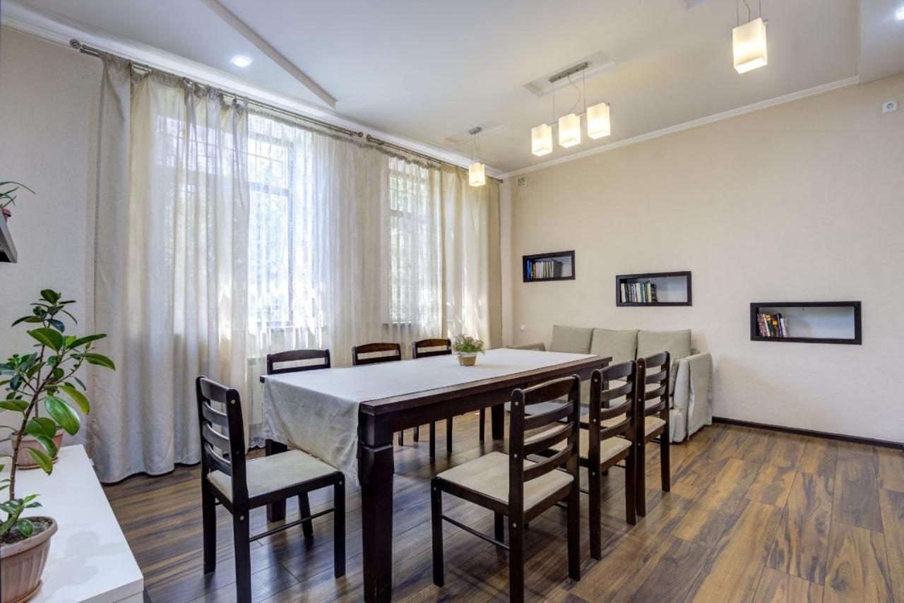 بيشكيك Opera Bed&Breakfast المظهر الخارجي الصورة